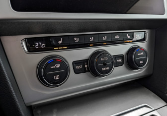 Подержанный автомобиль Volkswagen Passat Sedan 2018 года (28 фото)