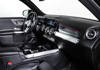 Подержанный автомобиль Mercedes-Benz GLB 2021 года (11 фото)