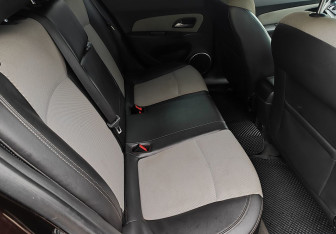 Подержанный автомобиль Chevrolet Cruze Wagon 2014 года (10 фото)