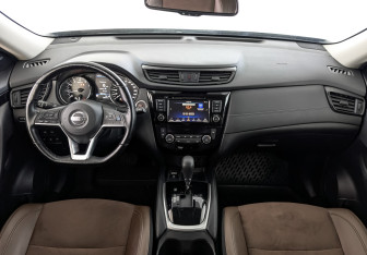 Подержанный автомобиль Nissan X-Trail 2021 года (14 фото)