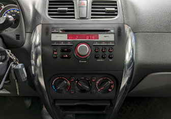 Подержанный автомобиль Suzuki SX4 Hatchback 2013 года (22 фото)