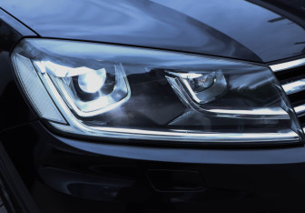 Подержанный автомобиль Volkswagen Touareg 2016 года (25 фото)