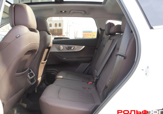 Подержанный автомобиль Chery Tiggo 8 Pro Max 2023 года (8 фото)