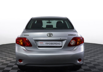 Подержанный автомобиль Toyota Corolla Sedan 2008 года (6 фото)