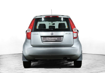 Подержанный автомобиль Suzuki Splash 2011 года (6 фото)