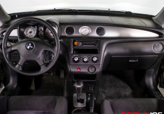 Подержанный автомобиль Mitsubishi Outlander 2006 года (10 фото)