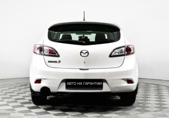 Подержанный автомобиль Mazda 3 Hatchback 2012 года (4 фото)