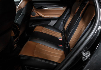 Подержанный автомобиль BMW X6 2017 года (10 фото)