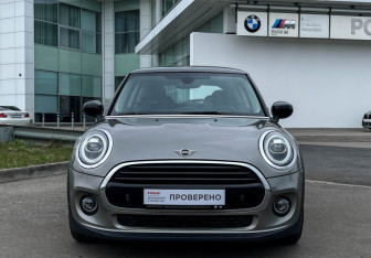 Подержанный автомобиль MINI Hatch 2020 года (2 фото)