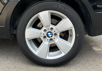 Подержанный автомобиль BMW X3 2010 года (16 фото)