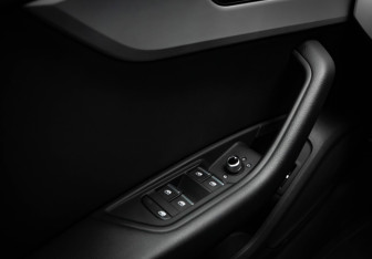 Подержанный автомобиль Audi A4 Sedan 2021 года (14 фото)