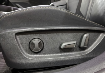 Подержанный автомобиль Skoda Octavia Liftback 2023 года (28 фото)