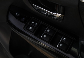 Подержанный автомобиль Subaru Levorg 2015 года (14 фото)