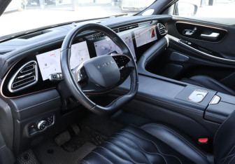 Подержанный автомобиль Exeed VX 2024 года (13 фото)