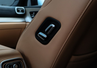 Подержанный автомобиль Jaecoo J8 2024 года (11 фото)