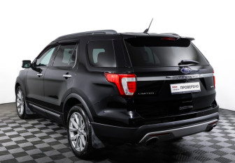 Подержанный автомобиль Ford Explorer 2017 года (7 фото)