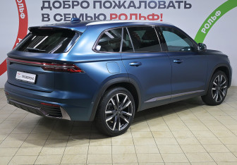 Подержанный автомобиль Geely Monjaro 2023 года (5 фото)