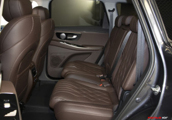 Подержанный автомобиль Exeed VX 2023 года (10 фото)