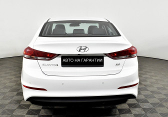 Подержанный автомобиль Hyundai Elantra Sedan 2016 года (4 фото)
