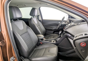Подержанный автомобиль Ford Kuga 2013 года (23 фото)