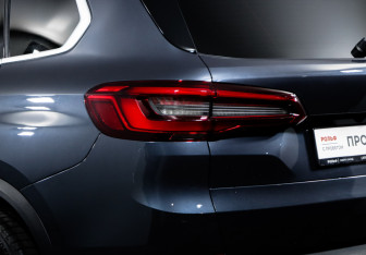 Подержанный автомобиль BMW X5 2019 года (17 фото)