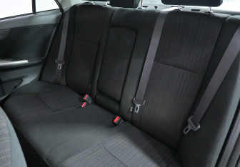 Подержанный автомобиль Toyota Corolla Sedan 2008 года (18 фото)