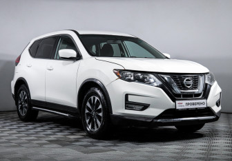 Подержанный автомобиль Nissan Rogue 2016 года (3 фото)
