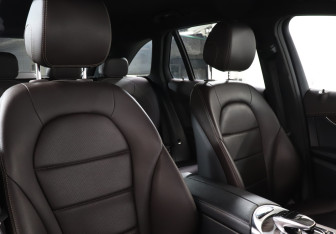 Подержанный автомобиль Mercedes-Benz GLC Coupe 2017 года (16 фото)