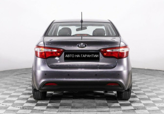 Подержанный автомобиль Kia Rio Sedan 2013 года (4 фото)