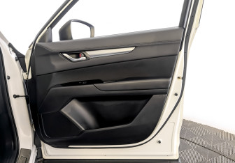 Подержанный автомобиль Mazda CX-5 2017 года (25 фото)