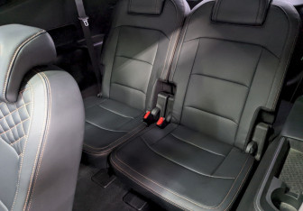 Подержанный автомобиль Geely Okavango 2024 года (18 фото)