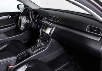 Подержанный автомобиль Volkswagen Passat Sedan 2011 года (11 фото)