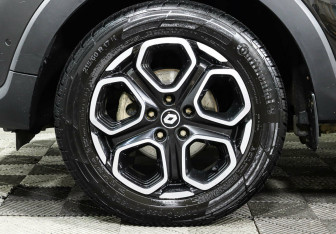 Подержанный автомобиль Renault Kaptur 2020 года (8 фото)