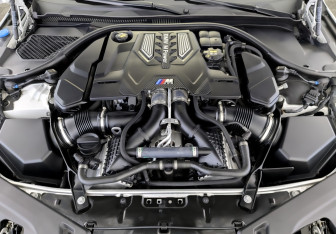 Подержанный автомобиль BMW M8 Sedan 2021 года (10 фото)