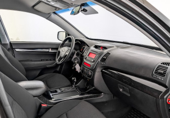 Подержанный автомобиль Kia Sorento 2017 года (11 фото)