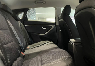 Подержанный автомобиль Hyundai i30 Hatchback 2012 года (12 фото)