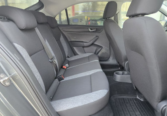 Подержанный автомобиль Skoda Rapid Liftback 2020 года (11 фото)