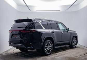 Подержанный автомобиль Lexus LX 2022 года (5 фото)
