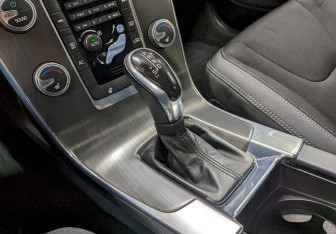 Подержанный автомобиль Volvo S60 2014 года (29 фото)