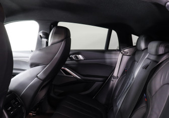 Подержанный автомобиль BMW X6 2021 года (15 фото)