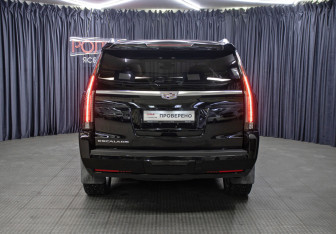 Подержанный автомобиль Cadillac Escalade Suv 2020 года (6 фото)