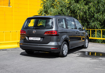 Подержанный автомобиль Volkswagen Sharan 2018 года (5 фото)
