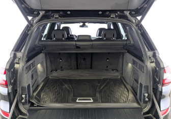 Подержанный автомобиль BMW X5 2021 года (10 фото)