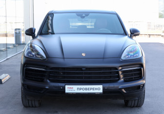 Подержанный автомобиль Porsche Cayenne 2020 года (2 фото)