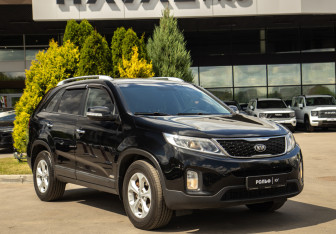 Подержанный автомобиль Kia Sorento 2013 года (2 фото)
