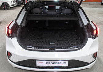 Подержанный автомобиль Zeekr 001 2024 года (10 фото)