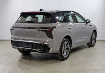 Новый Hongqi HS3 2025 (2 фото)