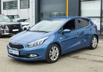 Подержанный автомобиль Kia Ceed Hatchback 2012 года (1 фото)