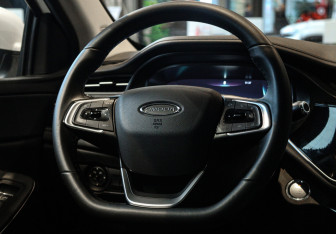 Подержанный автомобиль Omoda S5 2024 года (13 фото)