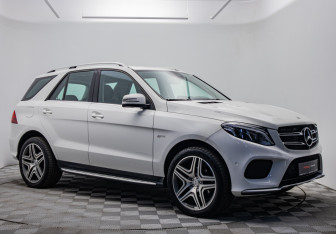 Подержанный автомобиль Mercedes-Benz GLE 2016 года (7 фото)